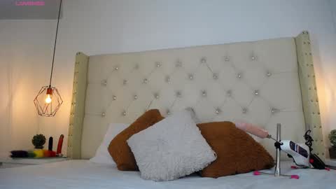 bycandy_ online show from January 14, 1:20 pm