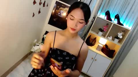 Snapshot of caitlin_x chatting on September 24, 7:42 pm caitlin online show from September 24, 7:42 pm