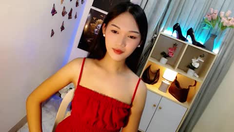 Snapshot of caitlin_x chatting on October 6, 7:36 pm caitlin online show from October 6, 7:36 pm