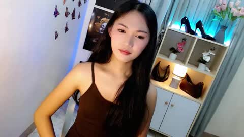 Snapshot of caitlin_x chatting on October 7, 7:37 pm caitlin online show from October 7, 7:37 pm