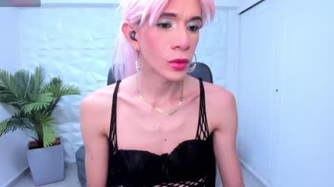 Snapshot of caitlyn_jones chatting on January 9, 7:40 pm Caitlyn online show from January 9, 7:40 pm