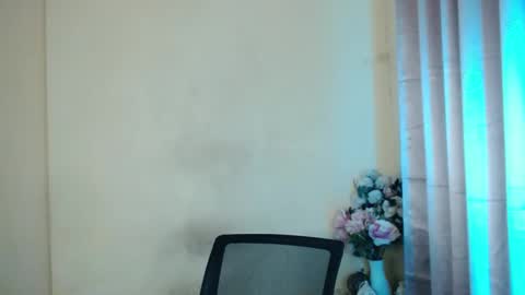 Snapshot of call_me__anna chatting on March 10, 9:51 pm Anna online show from March 10, 9:51 pm