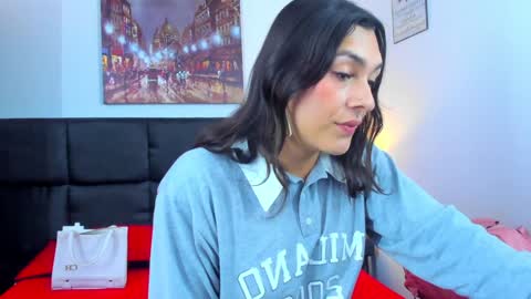 Snapshot of camila_coxx chatting on January 11, 5:41 am s online show from January 11, 5:41 am