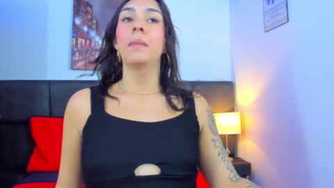 Snapshot of camila_coxx chatting on January 19, 5:26 am s online show from January 19, 5:26 am