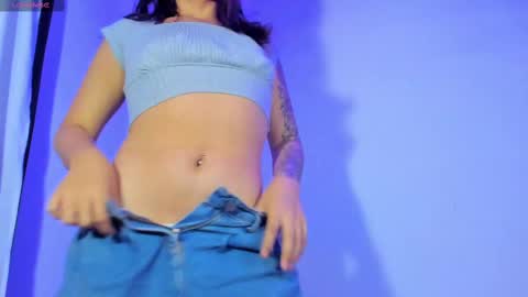 Snapshot of camila_coxx chatting on February 19, 4:55 am s online show from February 19, 4:55 am