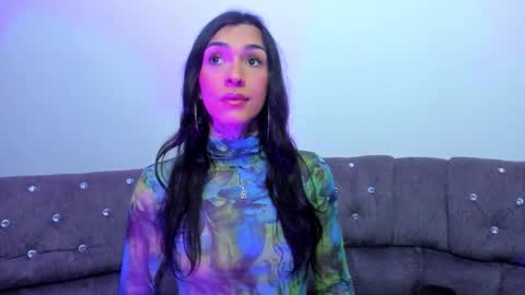  s online show from December 5, 7:47 am