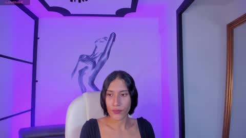 Snapshot of camila_harperr chatting on December 18, 8:25 pm C A M I L A online show from December 18, 8:25 pm