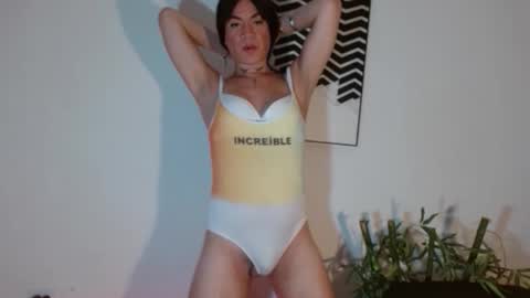 camilaparrisx online show from December 19, 3:56 am