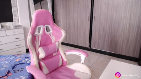 X IGcamiryan01 online show from October 14, 5:47 pm