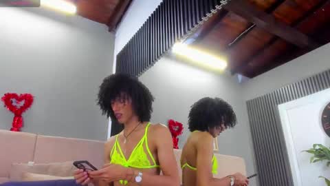 Snapshot of camille_cedrik chatting on February 26, 9:05 pm Camille online show from February 26, 9:05 pm