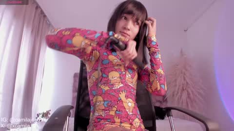 Snapshot of cammile_cole chatting on January 5, 5:20 pm Laura Camila online show from January 5, 5:20 pm