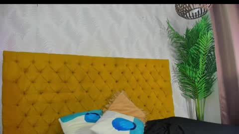 Snapshot of candise_oconnor chatting on September 16, 4:17 am candise online show from September 16, 4:17 am
