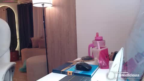 Shenoa Jimenez online show from February 9, 2:18 am