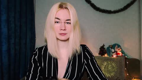 Snapshot of carinfox chatting on January 2, 5:57 am Carin online show from January 2, 5:57 am