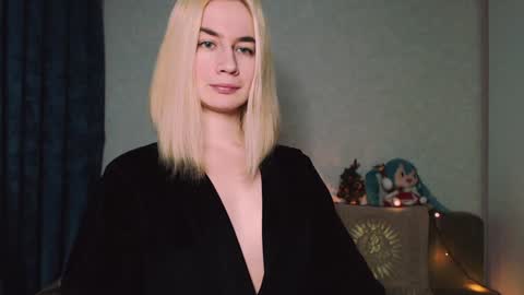 Snapshot of carinfox chatting on January 10, 5:05 am Carin online show from January 10, 5:05 am