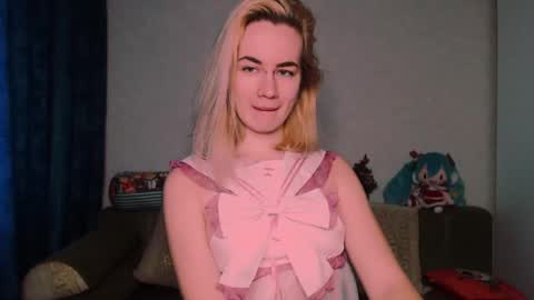 Snapshot of carinfox chatting on February 22, 5:23 am Carin online show from February 22, 5:23 am
