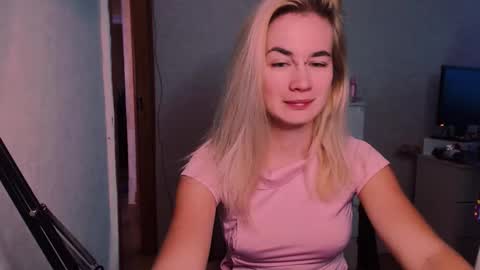 Snapshot of carinfox chatting on September 16, 5:12 am Carin online show from September 16, 5:12 am
