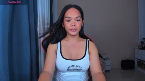 caroline_east online show from October 16, 4:51 pm