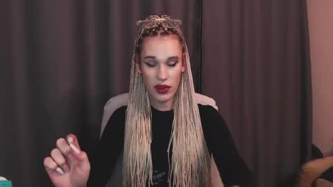 Cassie online show from December 6, 5:49 pm