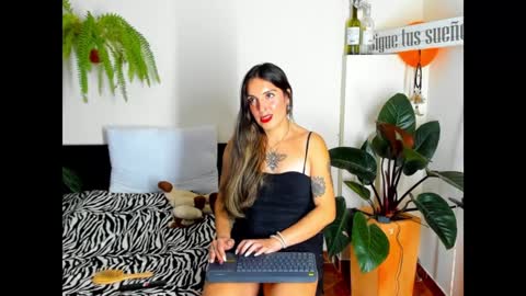 Snapshot of catalinalince chatting on December 19, 11:25 pm Cataina Lince online show from December 19, 11:25 pm