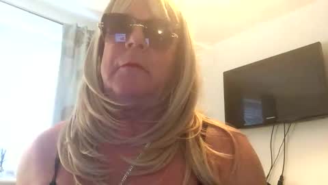 Claire online show from October 21, 7:10 am