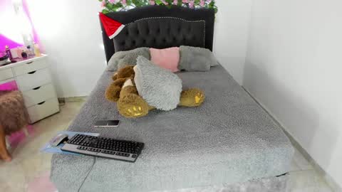 Snapshot of celeste_funny chatting on December 11, 2:00 am Celeste online show from December 11, 2:00 am