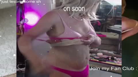 Snapshot of charli_girl chatting on December 30, 10:01 pm Charli online show from December 30, 10:01 pm
