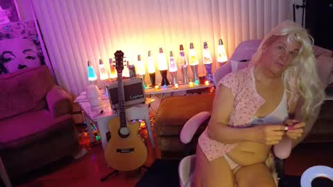 Snapshot of charli_girl chatting on January 11, 1:27 am Charli online show from January 11, 1:27 am