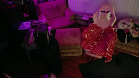 Snapshot of charli_girl chatting on January 30, 2:06 am Charli online show from January 30, 2:06 am