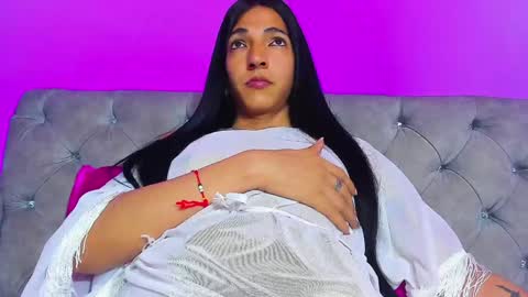 Snapshot of charlot_sanchez chatting on December 25, 5:58 pm lot online show from December 25, 5:58 pm