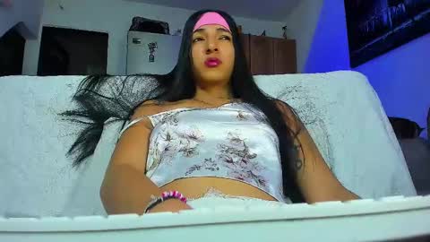 Snapshot of charlot_sanchez chatting on September 12, 10:15 pm lot online show from September 12, 10:15 pm