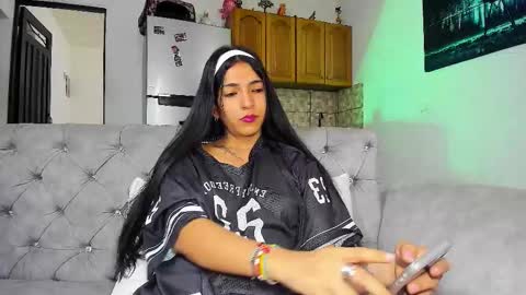 Snapshot of charlot_sanchez chatting on September 19, 6:35 pm lot online show from September 19, 6:35 pm