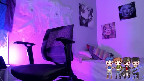 Snapshot of charlotte_joestar chatting on October 10, 5:30 am Charlie online show from October 10, 5:30 am