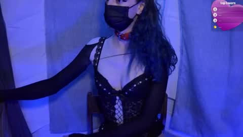 Snapshot of charlydestroyer chatting on December 3, 2:53 am charly dest online show from December 3, 2:53 am