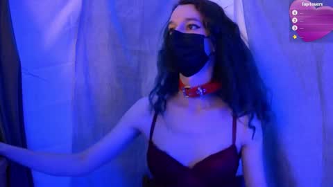 Snapshot of charlydestroyer chatting on December 3, 6:44 pm charly dest online show from December 3, 6:44 pm