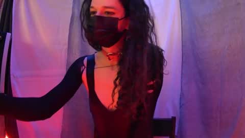 Snapshot of charlydestroyer chatting on September 18, 5:07 pm charly dest online show from September 18, 5:07 pm