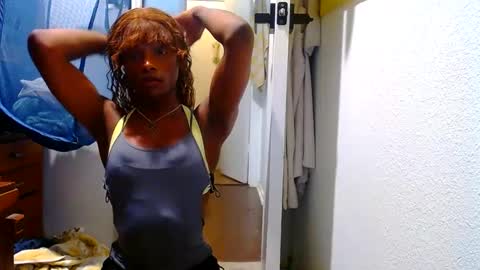 Snapshot of charr1barr chatting on October 9, 7:32 am Miss Chocolate online show from October 9, 7:32 am