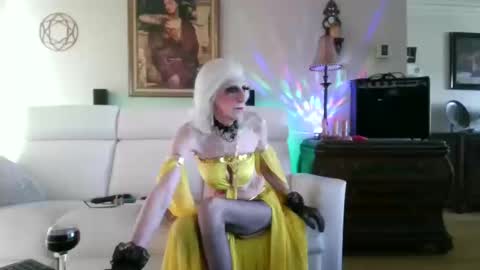 kitty or chaton897 online show from October 13, 5:24 pm