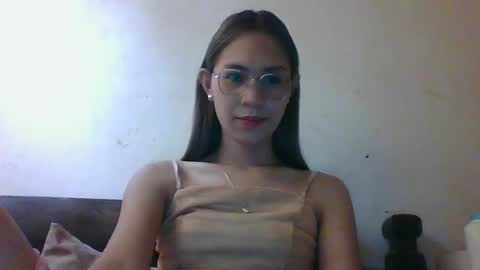 Snapshot of chelly4u69 chatting on February 25, 1:20 am chelly4u69 online show from February 25, 1:20 am