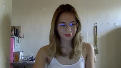 Snapshot of chelly4u69 chatting on September 11, 4:53 am chelly4u69 online show from September 11, 4:53 am