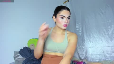 Snapshot of cheryl_blossom69 chatting on February 5, 2:40 am Mafe 3 online show from February 5, 2:40 am
