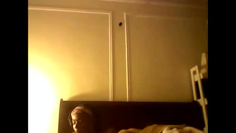 Snapshot of chocolatedrop_ chatting on October 6, 12:21 am chocolatedrop_ online show from October 6, 12:21 am