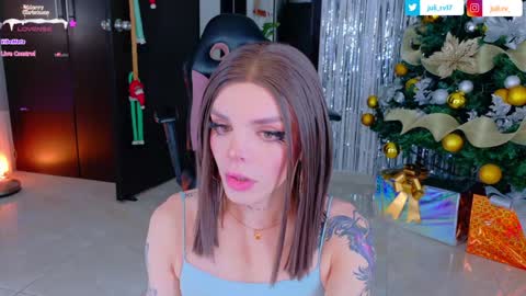 Snapshot of chris_parker01 chatting on January 5, 12:53 pm juli Instagram july rv17 - Twitter juli rv17 online show from January 5, 12:53 pm