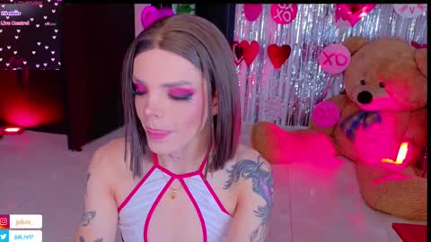 Snapshot of chris_parker01 chatting on February 14, 12:57 pm juli Instagram july rv17 - Twitter juli rv17 online show from February 14, 12:57 pm