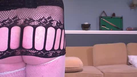 clittysissykrissy online show from December 3, 7:01 am