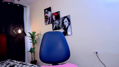 Snapshot of cock_big_girl chatting on October 2, 1:22 pm Valerie nenitasexy online show from October 2, 1:22 pm