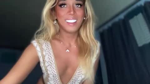 Snapshot of cockprincess_dianna chatting on January 8, 4:33 pm PrincessDianna IslandGirl CUMSHOW in PVT and PASSWORDSHOW online show from January 8, 4:33 pm