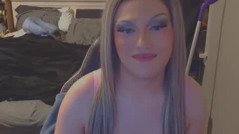 coracav online show from November 18, 2:11 am