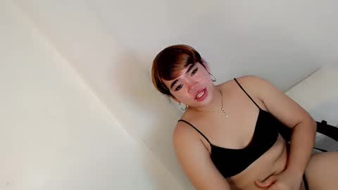 Snapshot of crazy_vixen chatting on December 10, 6:49 pm Hot Ayisha online show from December 10, 6:49 pm