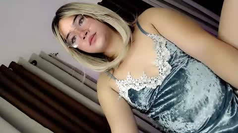 Hot Ayisha online show from November 4, 7:57 pm